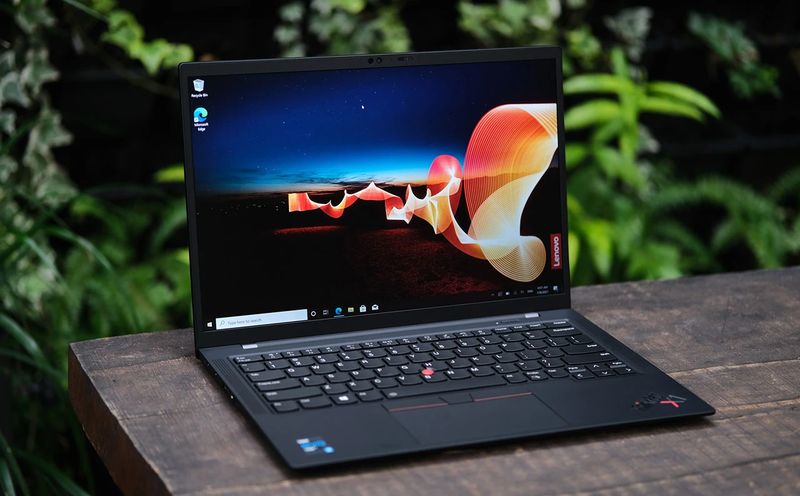 Surface Pro 9 và ThinkPad X1 2in1 Gen 9 có thiết kế 2in độc đáo