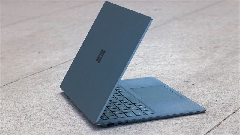 Surface Laptop 4 – Hoàn thiện tinh xảo, hiệu suất khá tốt