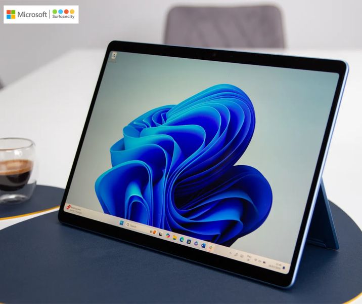 Màn Hình OLED có trên Surface Pro 11