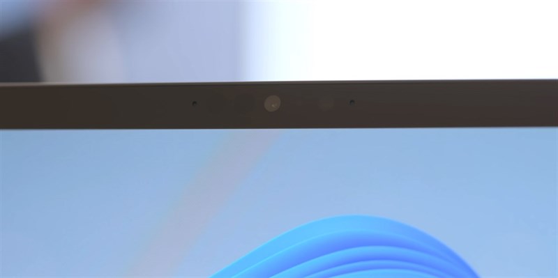 Camera trước 5 MP của Surface Pro 8.