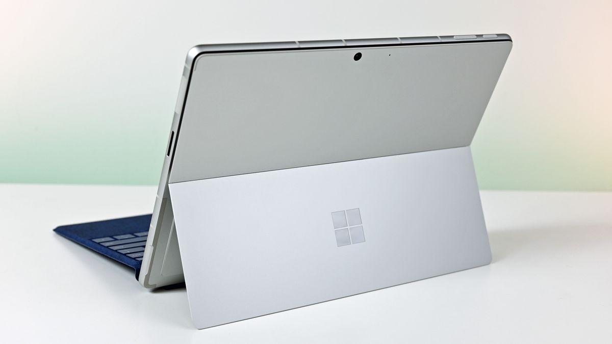 Surface pro 10 với thiết kế gọn nhẹ hợp thời trang