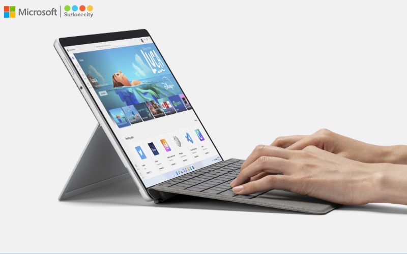 Surface Pro 8 có Thunderbolt 4 và cổng USB Type-C bổ sung