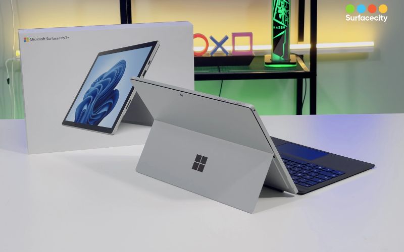 Surface Laptop Go 3 và Surface Pro 7+: So sánh về tính có sẵn, giá cả