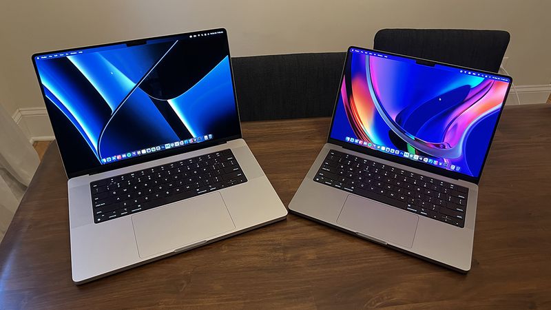 Surface Laptop Studio và MacBook Pro 14 inch