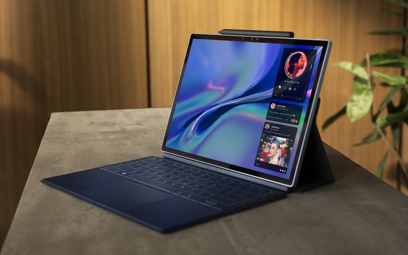 Surface Laptop Studio và Dell XPS 13