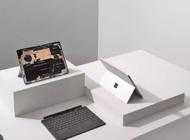 Microsoft Surface Pro 7 Plus với thiết kế sang xịn, gọn mịn