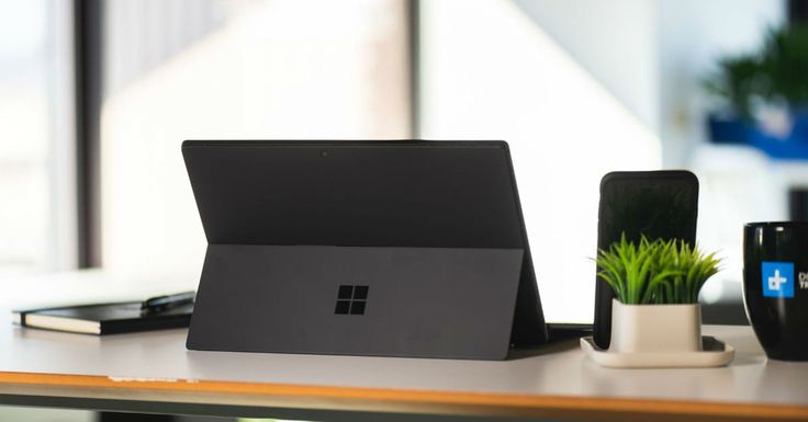 Surface Pro 10 Graphite 2024 với thiết kế đen thời trang mới