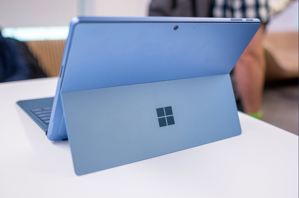 Surface Pro 9 Sapphire Back-Side